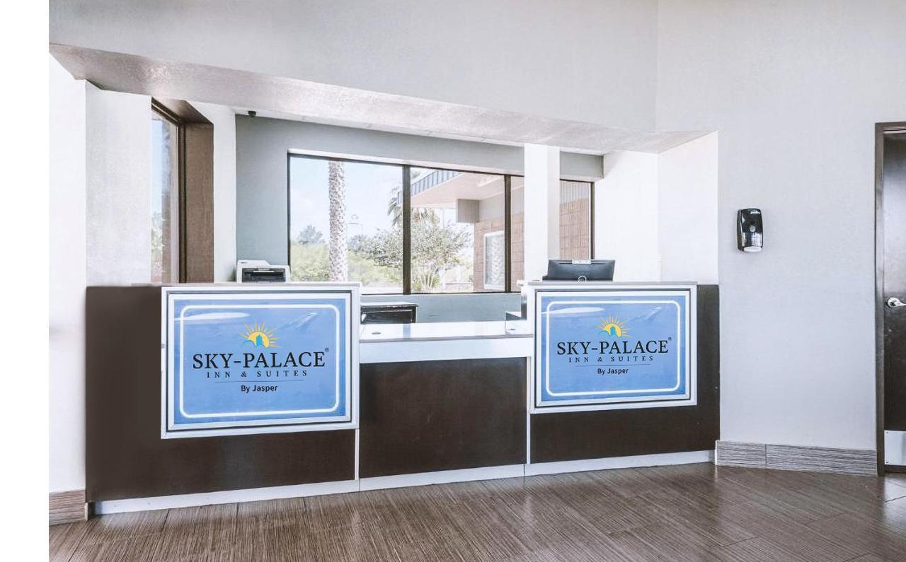 Sky Palace Inn & Suites By Jasper Beeville 外观 照片